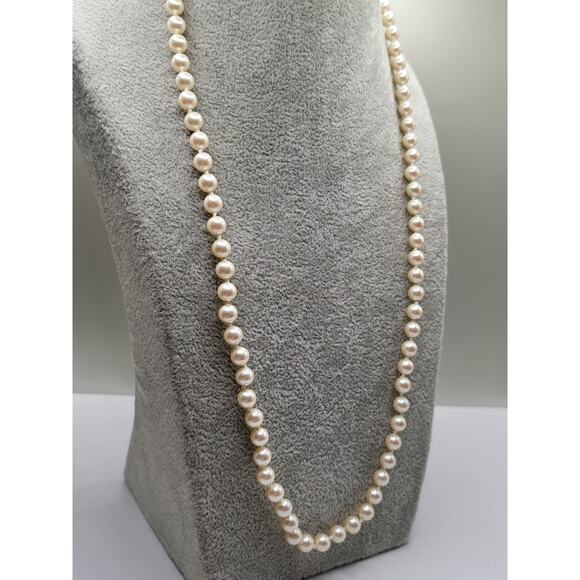 Vintage Marvella Hand Knotted Faux Pearl Necklace w Pearl Slide Clasp 23.5” - Picture 4 of 8